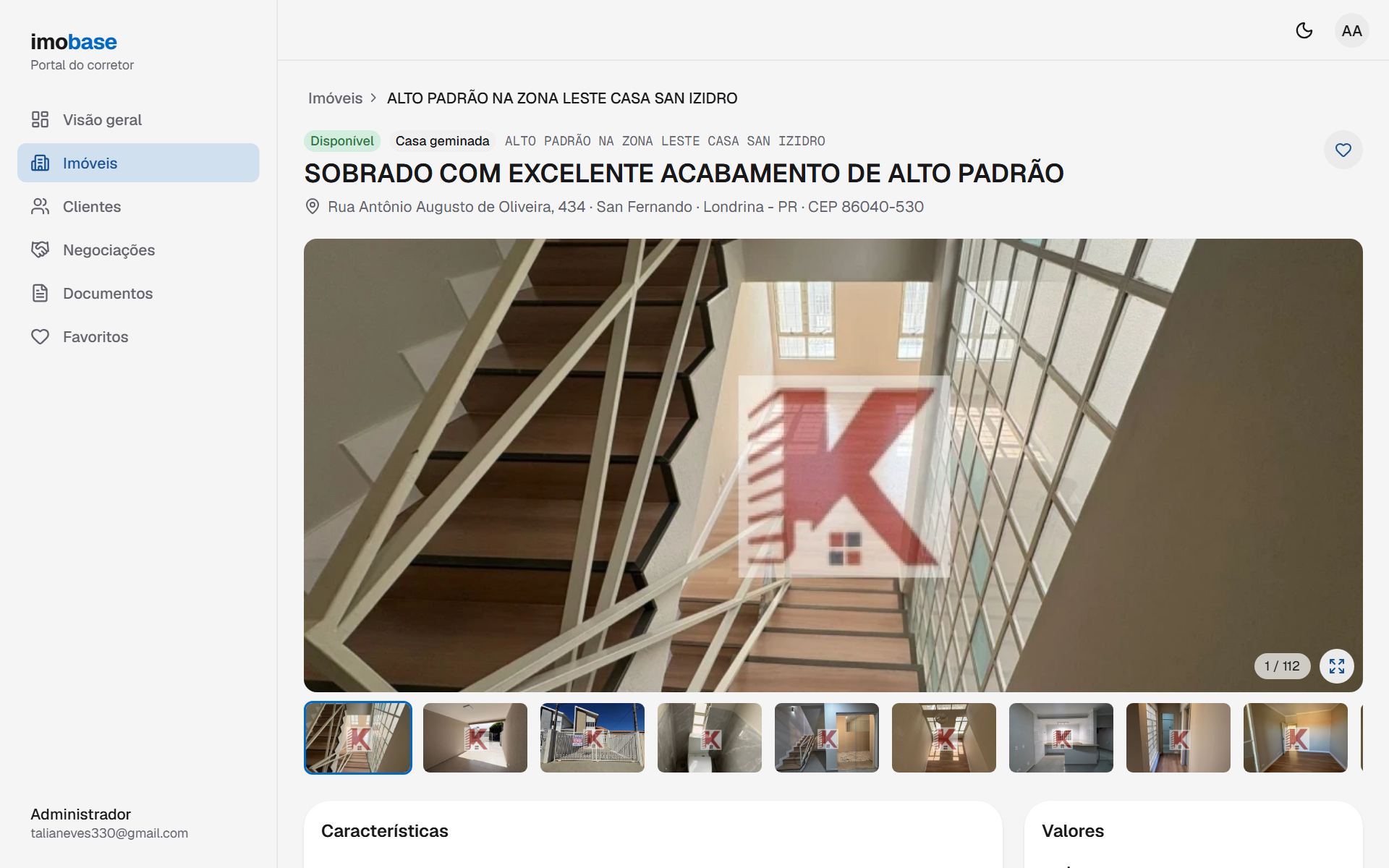 Página de detalhes de um imóvel com galeria de fotos